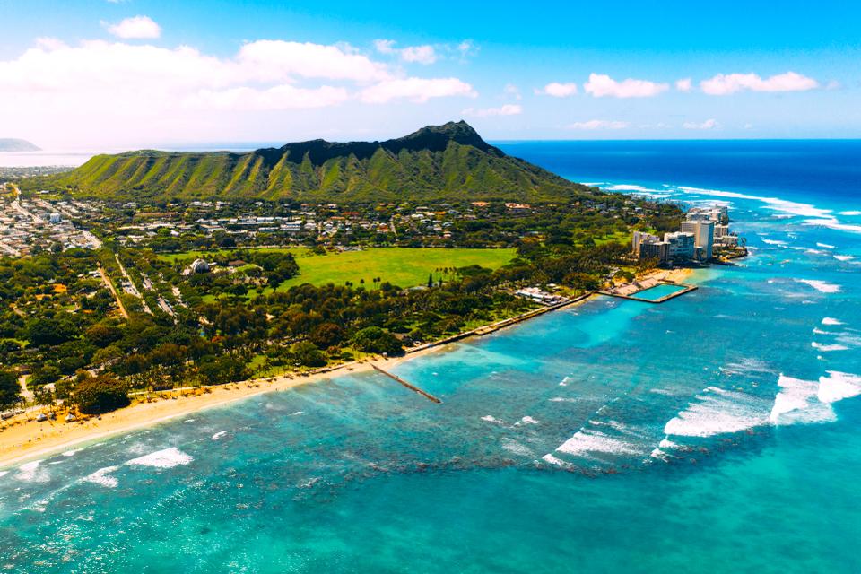 Aloha Hawaii! Explore the beautiful Tropical Island of Hula