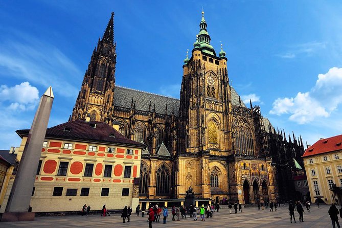 PRAGUE, CZECH REPUBLIC - why and what you should visit there