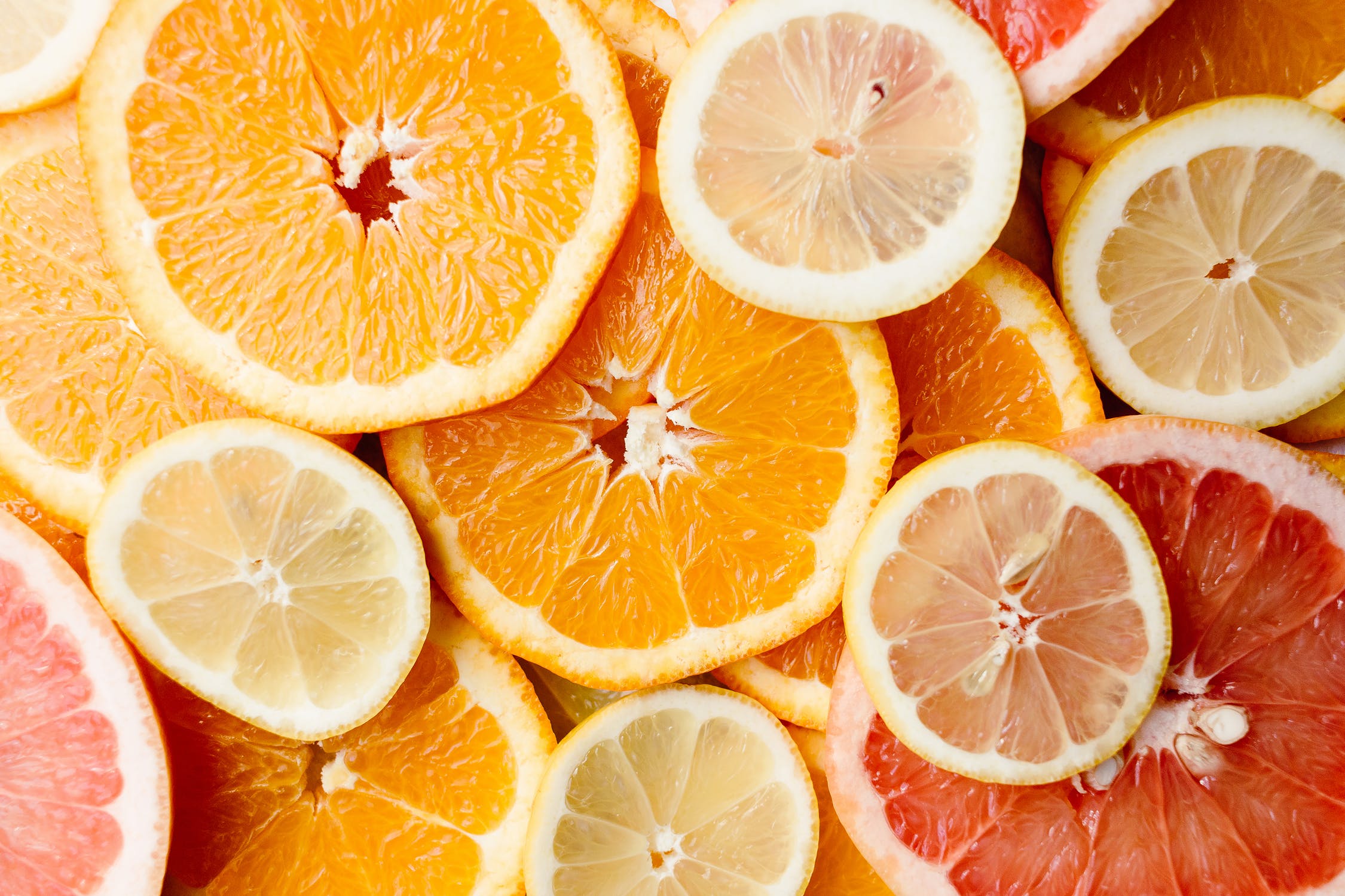 A photo of freshly-sliced oranges